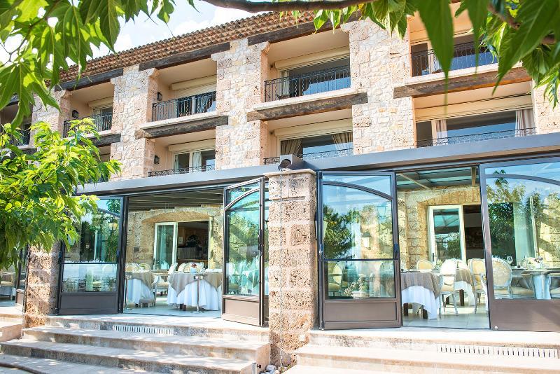 La Bastide De & Hotel 4*